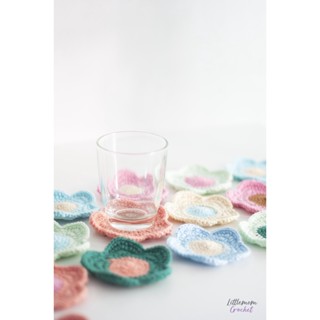 Flower Coaster 9 cm / ที่รองแก้วดอกไม้ ที่รองแก้วไหมพรม by littlemomcrochet ☕️