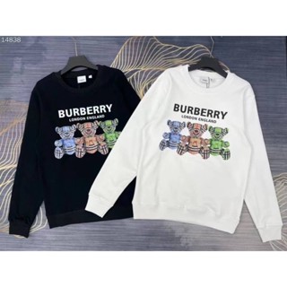 เสื้อแขนยาว Burberry ผ้าสำลีเนื้อดี  สกรีน งานแทรค ป้ายห้อย ขนาด อก 44 ยาว 25  มี 2สี ดำ ขาว