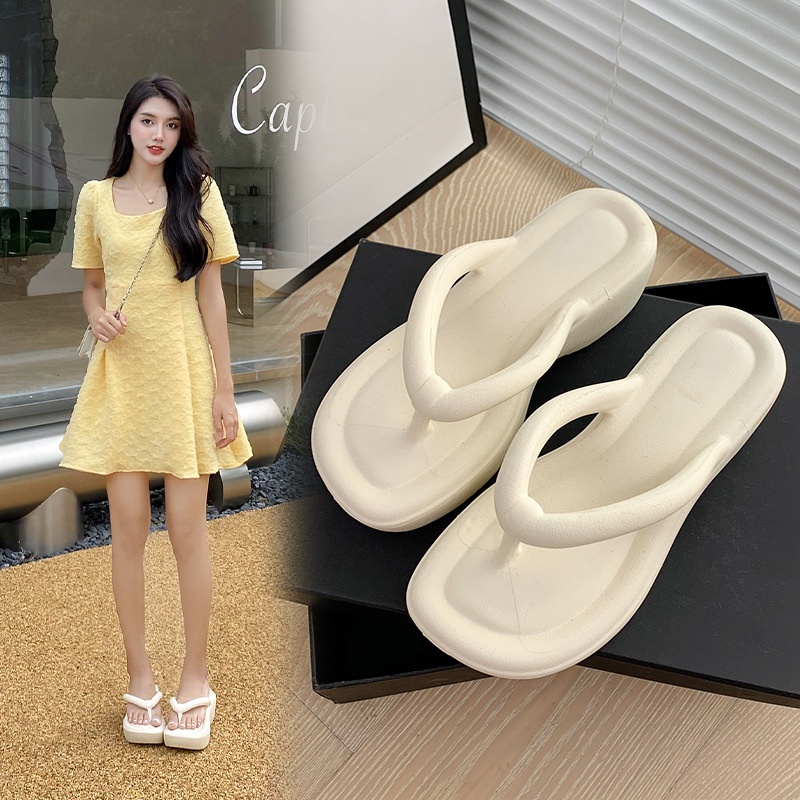 ส่งเร็ว ส่งจาก ไทย【TX-8211】z.zstore แท้ size36-41รองเท้าแตะหูหนีบทรงสูง พื้นนิ่มไม่แข็ง ทรงสวยสไตล์เกาหลี
