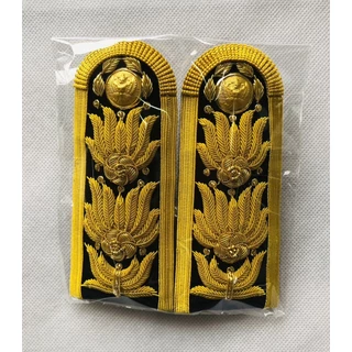 เครื่องหมายบ่าอินทรธนูชุดปกติขาวของข้าราชการ