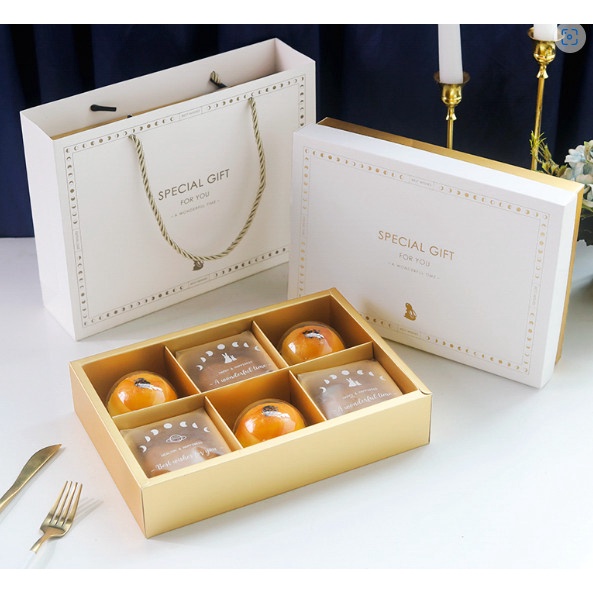 กล่องขนมไหว้พระจันทร์ 6 ช่อง 16.5x23.5x5.2 ซม. กล่องมูน ขนมเปี๊ยะ กล่องของขวัญ ของฝาก mooncake MOON99