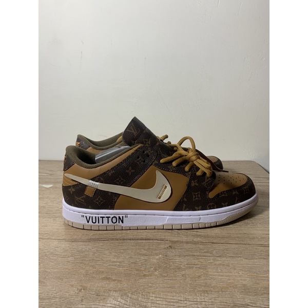 Model Nike Sb Dunk low x Louis Vuitton CT5053-001