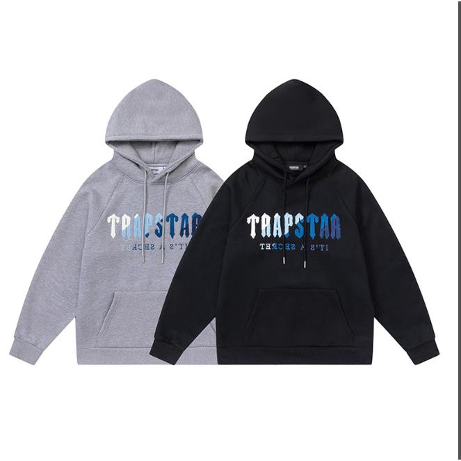 Trapstar เสื้อสเวตเตอร์ซับขนแกะปักลายสีขาว
