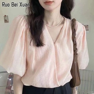 RUO BEI XAUN เสื้อเชิ้ตผู้หญิงคอวีแขนสั้นสไตล์เกาหลีใหม่แฟชั่นหลวมแขนพองด้านบน