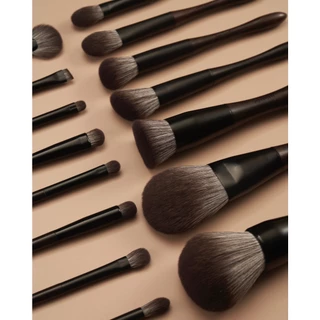 SUPERMOM l Sandalwood series set (ชุดแปรงแต่งหน้า ขนสังเคราะห์เกรดพรีเมี่ยม ด้ามไม้แซนดัลวูด จำนวน 15 ด้าม)