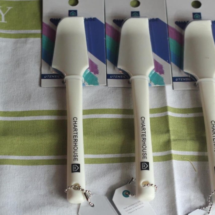 CHARTER KOREANHOUSE BENT SILICONE SPATULA BUTTERCREAM