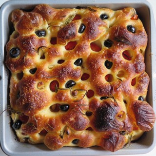 Sourdough Focaccia : Tomato, Olive, Garlic &amp; Rosemary (Vegan)