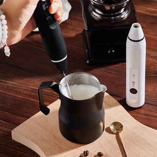 🧊 ICE COFFEE เครื่องตีฟองนม แบบชาร์จ usb มีให้เลือก3สี ที่ตีฟองนม การเกิดฟองอย่างรวดเร็ว ทนทาน