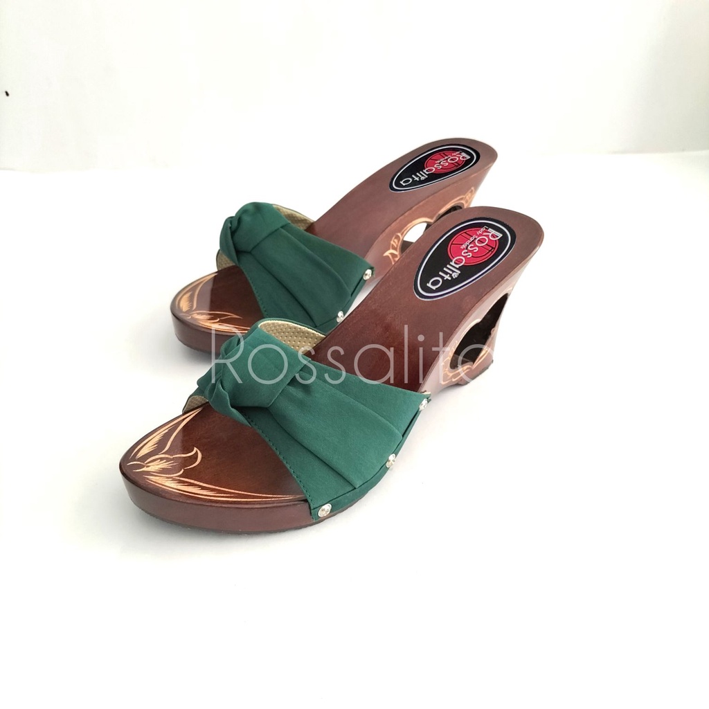 Love wedge sandals/Gulis wedge Love แกะสลัก