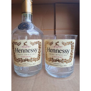 แก้วHennessy แก้วตัดจากขวดเหล้า งาน DIY ติดสติ๊กเกอร์กันน้ำให้เรียบร้อย