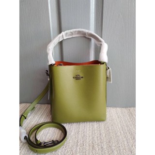 (พร้อมส่ง)💚👜NEW Coach mollie bucket สีสวยมากก แปลกตา ไม่ซ้ำใครค่ะ 
สี​ Olive Green