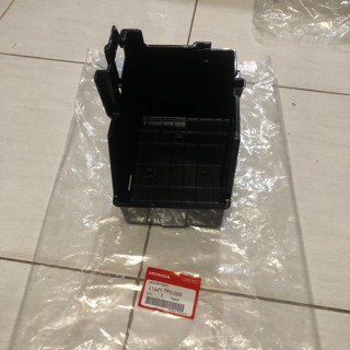 Box Tatakan Aki Honda FREED &amp; JAZZ GE8 2008-2011 Original