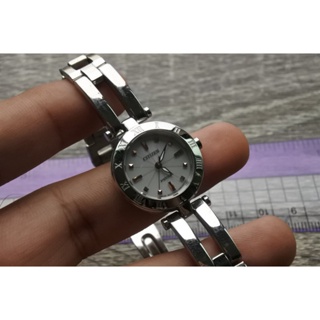 นาฬิกา Vintage มือสองญี่ปุ่น CITIZEN WICCA ระบบ SOLAR ผู้หญิง ทรงกลม กรอบเงิน หน้าเทา หน้าปัด 25mm