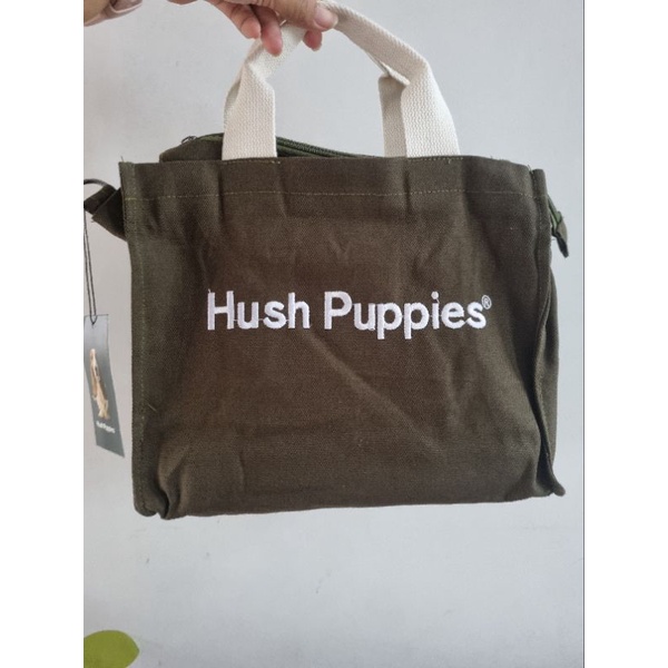 กระเป๋าทรงโท้ท ลาย Hush Puppies Army