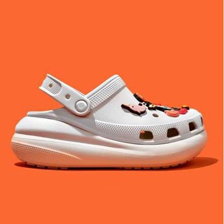 CROCSรุ่นใหม่ เสริมส้น 2 นิ้ว Crocs Classic Crush Clog สินค้าพร้อมส่งจากไทย ทรง 𝗰𝗵𝘂𝗻𝗸𝘆 นุ่มๆ สำหรับสาวๆ รองเท้าผู้หญิง