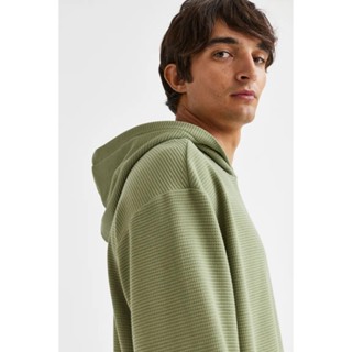 Pistachio green Hoodie จากสโตร์ชั้นนำ มีครบไซส์ S / M / L  / XL / XXL สีเขียวถั่วพิตาชิโอ ใส่ได้ทั้ง Oversized และ ปกติ