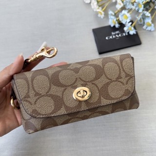🤎🍂กล่องใส่แว่นตา Coach ลายซีคาราเมล พร้อมส่งค่ะ สีนี้ขายดีสีคลาสสิคเลยค่ะ🍂🤎