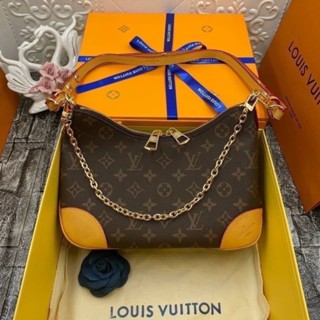 กระเป๋าสะพายข้าง Louis Vuitton  งานออริเทียบแท้ งานออริ