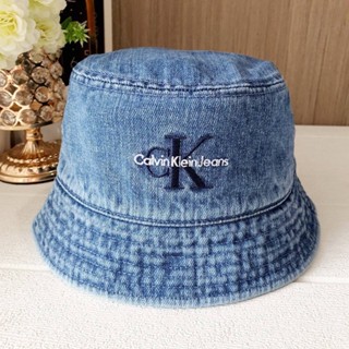 หมวก ck หายาก Calvin Klein Bucket Hat รบกวนถามก่อนสั่งนะคะบางทีหมดค่ะ