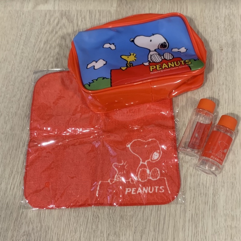 Snoopy Set เดินทาง หรือเครื่องสำอาง