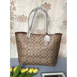 COACH 5696 CITY TOTE IN SIGNATURE CANVAS หายาก รบกวนสอบถามสีก่อนนะคะบางทีหมดมีสีอื่นค่ะ