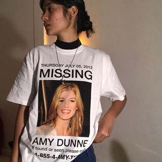 เสื้อยืด พิมพ์ลายภาพยนตร์ Gone Girl Film Amy Dunne Missing