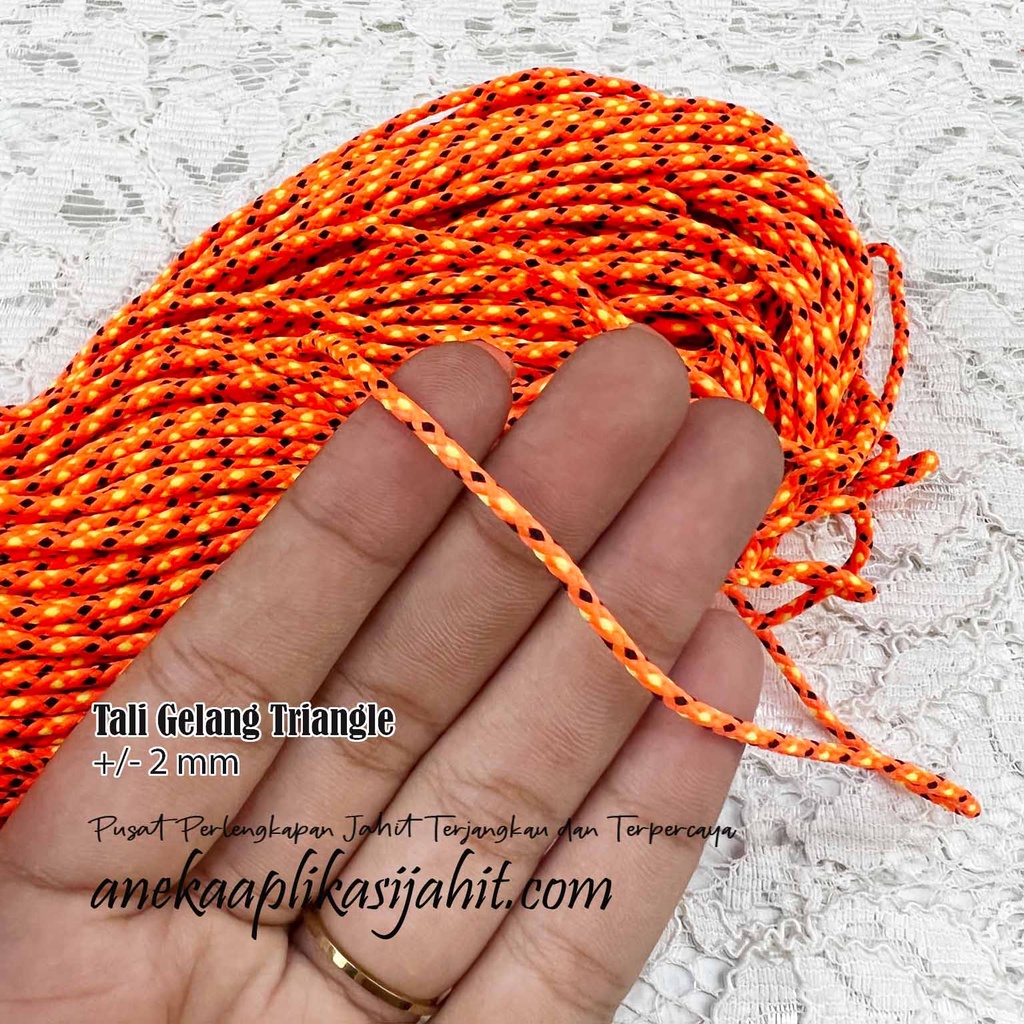 1 แพ็คของ PRUSIK ROPE / TRIANGLE BRACELET ROPE / MOUNTAIN ROPE 2 MM LENGTH (+/-81 เมตร 144 กรัม)