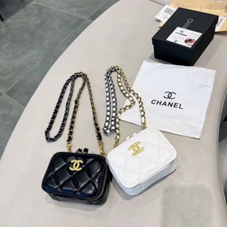 Chanel mini สะพาย งานกล่อง แพคซีน มี 2 สี : ขาว/ดำ Size : 14 × 12 cm.