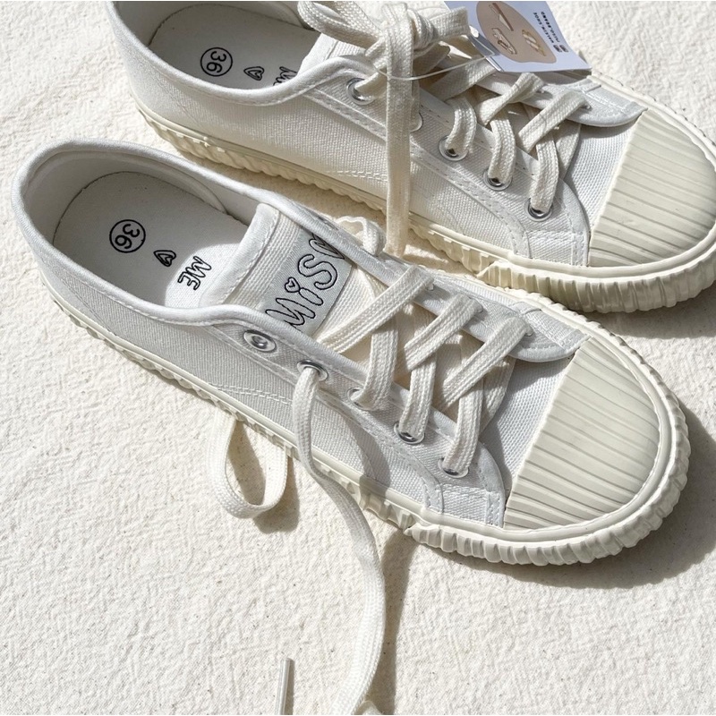 (ส่งอีกที 3 มกรา) MISO BRAND รองเท้าผ้าใบสไตล์ญี่ปุ่น โลโก้ MISO by walkin.shoe รุ่น HANA - สีขาว