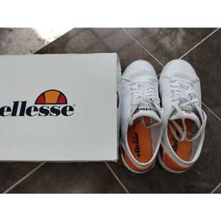 รองเท้าผ้าใบผู้ชาย ellesse size eur42