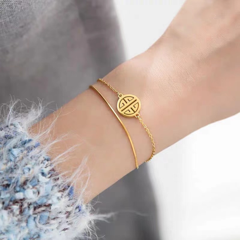 เครื่องประดับ สร้อยข้อมือ สเตนเลส ไทเทเนียม ทอง 18K สองชั้น กันน้ํา ไม่จางหาย ออกแบบดี ให้เป็นของขวัญได้ สําหรับผู้หญิง