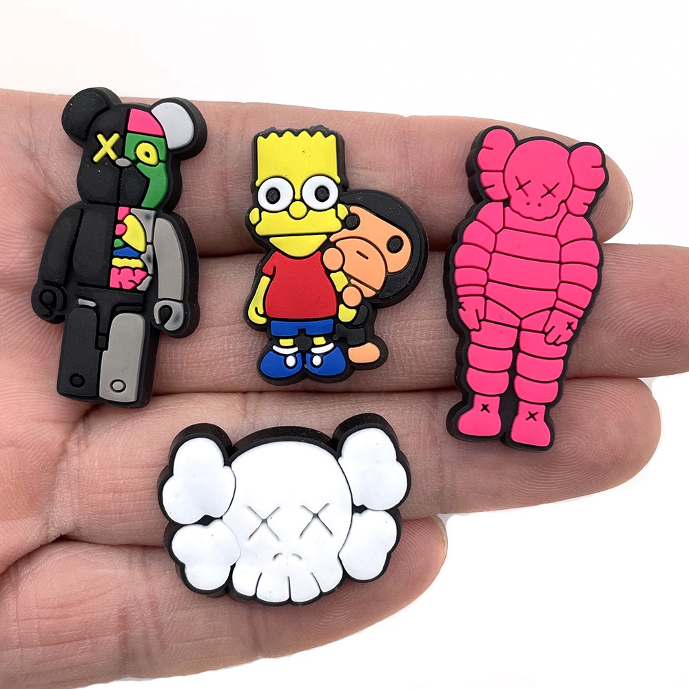 ตัวติดรองเท้า Crocs Jibbitz ลายการ์ตูน KAWS Series น่ารัก อุปกรณ์เสริม สําหรับตกแต่งรองเท้า