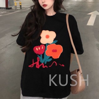 KUSH 2023 ฤดูร้อนใหม่การออกแบบย้อนยุคเก๋กราฟฟิตีพิมพ์เสื้อยืดแขนสั้นหญิงทุกการแข่งขัน KU311