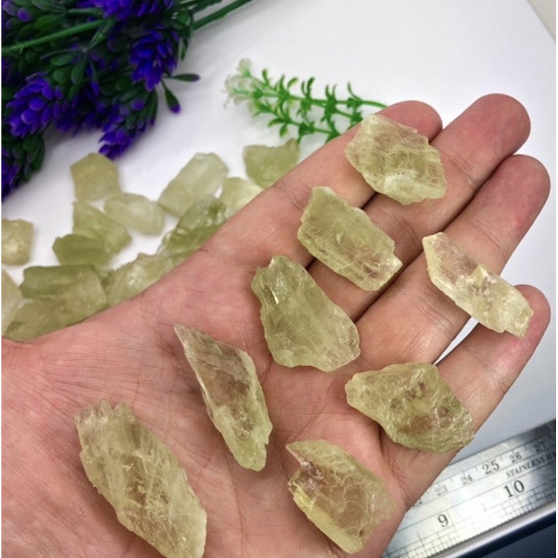 Natural Rough Green Kunzite Crystals from Brazil / Top High Quality /Hiddenite Stone Kunzite Raw for