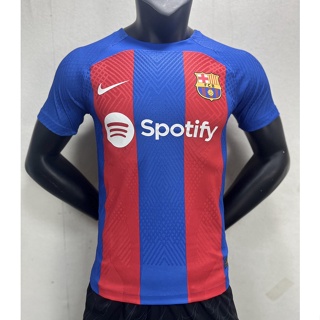 เสื้อกีฬาแขนสั้น ลายทีมชาติฟุตบอล Barcelona 23/24 Player version ชุดเหย้า สีแดง ฟ้า เกรด AAA สําหรับผู้ชาย