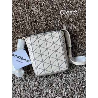 📮@2,050.(Small)🌸🌸Valentine &amp; Flower SALE 9 % +🎉 ส่งฟรี EMS 🎉🌸🌸💯Baobao Issey Miyake Off-White Flap Messenger Bag(Small)