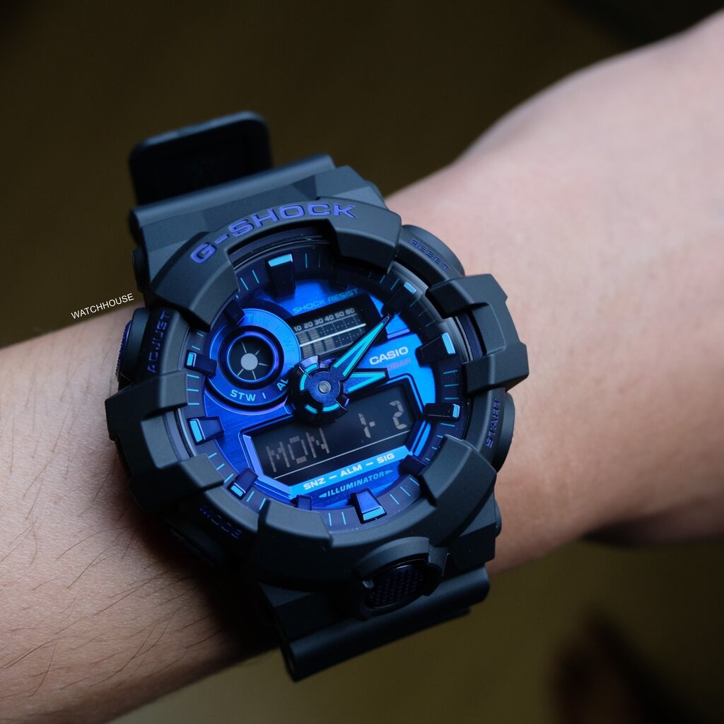 นาฬิกาผู้ชาย G-Shock รุ่น GA-700VB-1A ซีรีส์ VIRTUAL BLUE จีช็อค