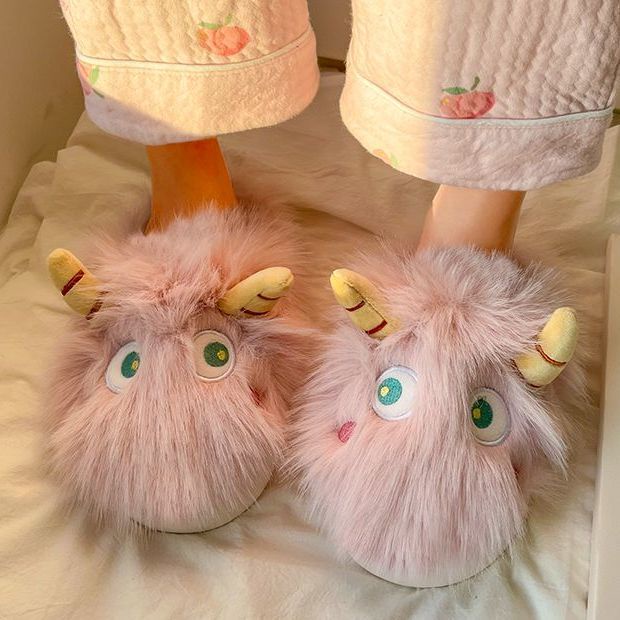 ราคาถูก!! รองเท้าสลิปเปอร์ รองเท้าใส่ในบ้าน สลิปเปอร์ slipperเพิ่มความอุ่นให้เท้า รุ่น Cutie Cat *ขนนิ่มนุ่มฟู