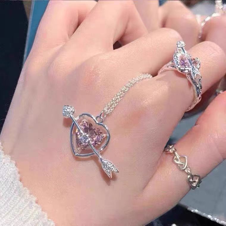 AY สร้อยคอโชคเกอร์ จี้รูปกามเทพ สีชมพู ประดับเพชร หัวใจ สีเงิน เครื่องประดับ สําหรับผู้หญิง