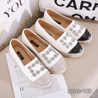 Fashion Shoe NEW รองเท้าลำลอง ทูโทน แต่งเพรชสวยงาม หน้ากว้าง พร้อมส่ง