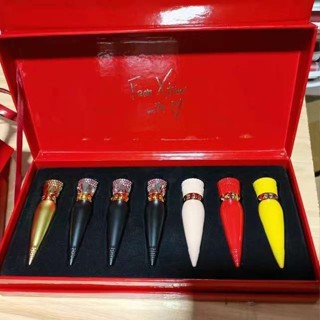 กล่องของขวัญ ลิปสติก Christian Louboutin Queen Radish Mace CL สําหรับวันวาเลนไทน์