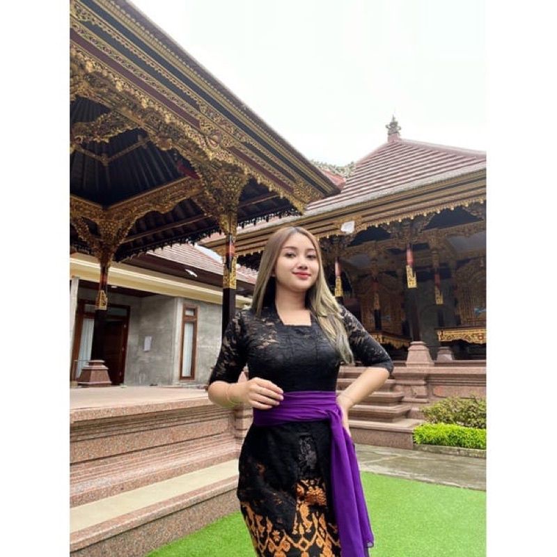ยืดโซเฟีย bet Balinese Kebaya แขน 3/4