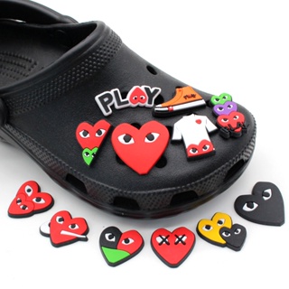 อุปกรณ์เสริม โลโก้แฟชั่น รูปรองเท้า Crocs Pin Jibbitz DIY สําหรับตกแต่งรองเท้าแตะ รองเท้าแตะ รองเท้า croc หัวเข็มขัด ของขวัญเด็ก