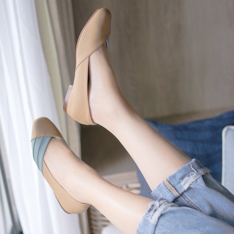 (SALE)ELSIE (Tan&amp;Baby Blue) - รองเท้าทรง flat สีทูโทนรุ่นใหม่ล่าสุด