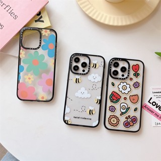 Casetify เคสโทรศัพท์มือถืออะคริลิค TPU กันกระแทก ลายดอกไม้ ผึ้ง และตัวอักษร สําหรับ iPhone 14 Pro MAX 14 Plus 13 Pro MAX 12 Pro MAX 11