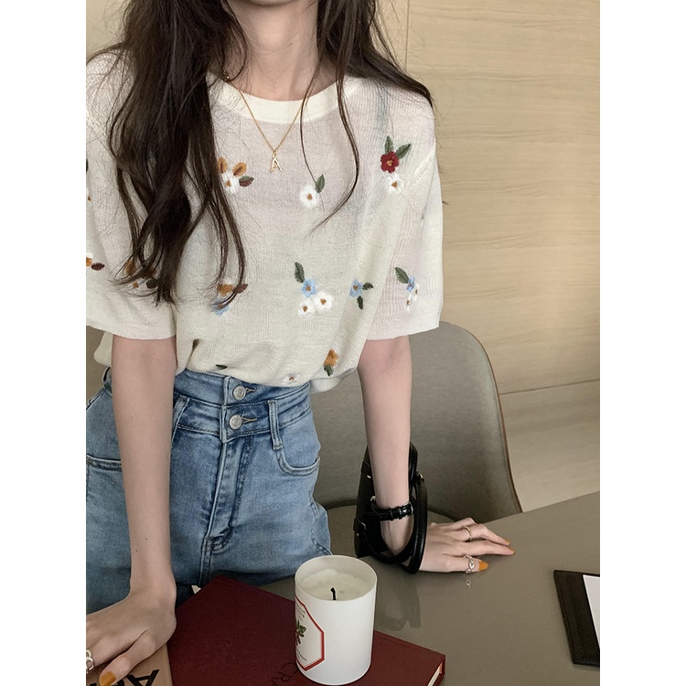 ใหม่ เสื้อยืด คอกลม แขนสั้น ปักลายดอกไม้ แฟชั่นฤดูร้อน สําหรับผู้หญิง