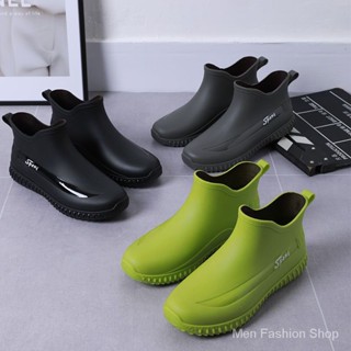 🔥Rain Boots🔥รองเท้าบูทกันฝนแฟชั่นสำหรับผู้ชายสไตล์เกาหลีกันลื่นน้ำหนักเบา SC5879