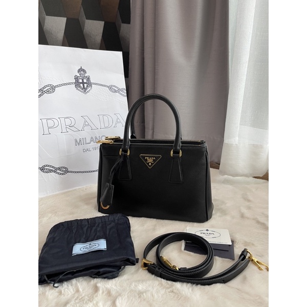 Prada Saffiano Lux 2 zips sz.25  ((ดำ nero Y.14))