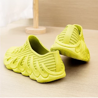 รองเท้าบูทยาง กันฝน กันน้ํา กันลื่น น้ําหนักเบา สวมใส่สบาย แฟชั่นสําหรับผู้ชาย และผู้หญิง
