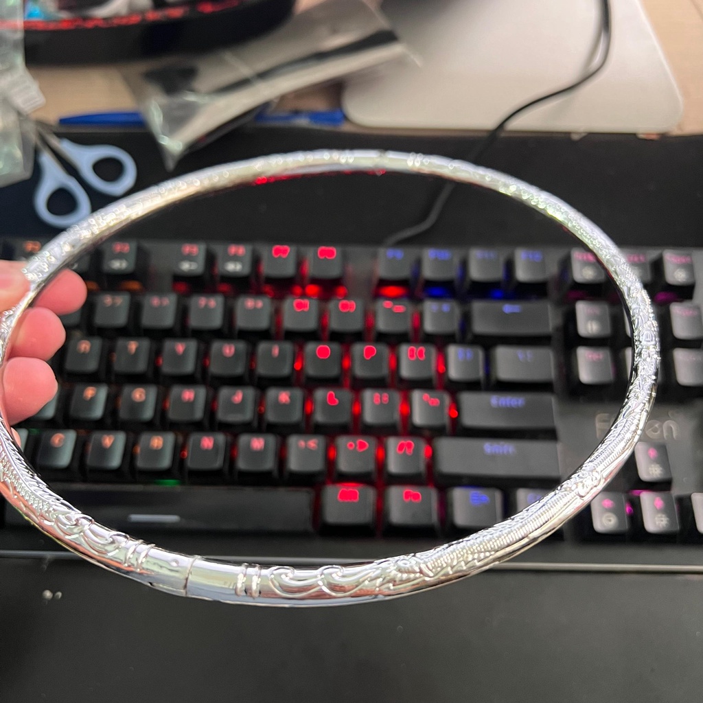 สร้อยคอชุบเงิน 3 ชั้น นูนด้วยมังกรและนกฟีนิกซ์ทั้งสองด้าน เส้นผ่านศูนย์กลาง 17 ซม. กังพkc สําหรับถ่า